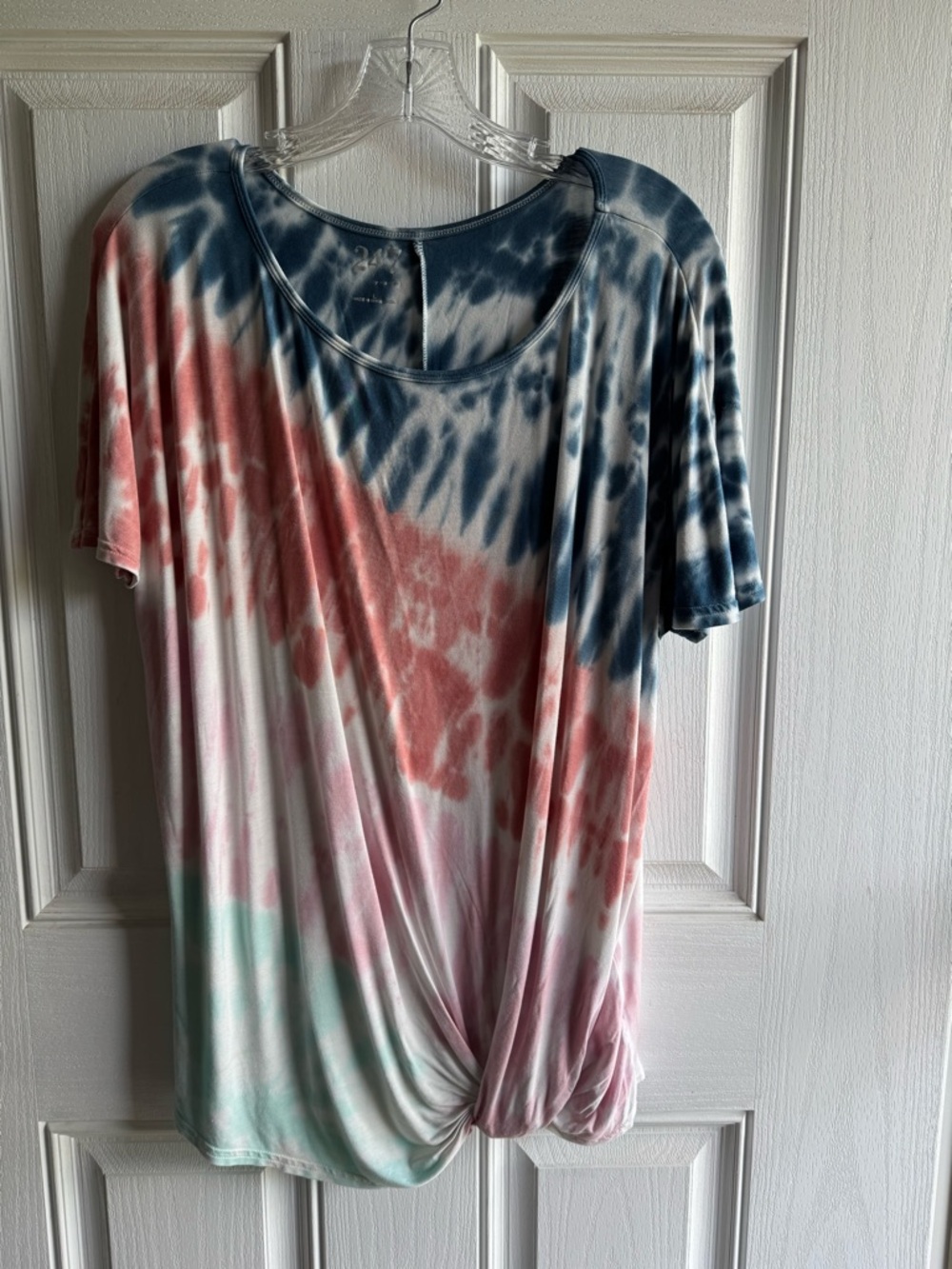 Women’s Tie-Dye Twist Hem Short Sleeve Tee